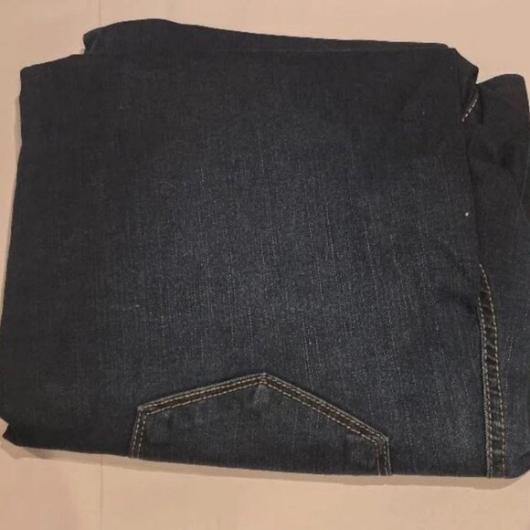 Women's Gloria Vanderbilt Amanda Pull-On Capri Pants Color: Hewlett Size: 14 - Picture 3 of 4